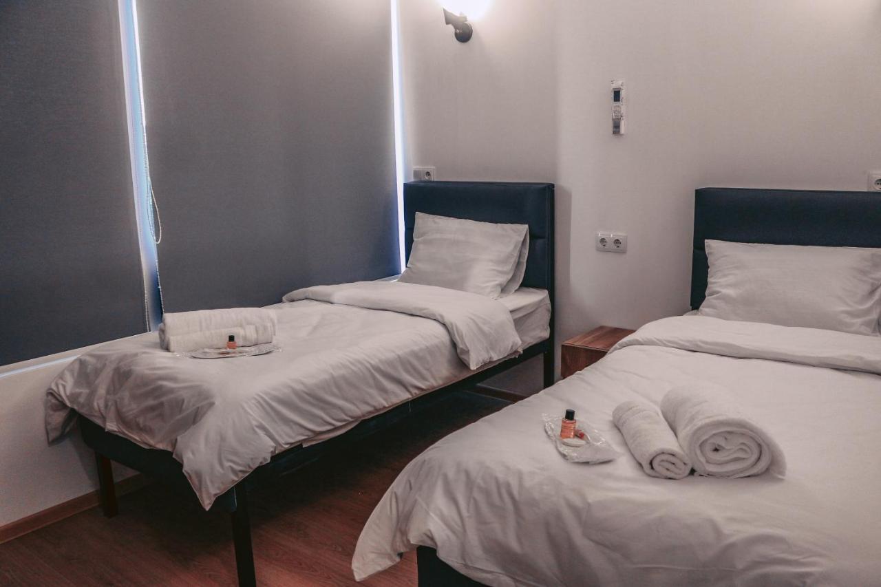 Apple Cozy Hotel Tbilisi Esterno foto