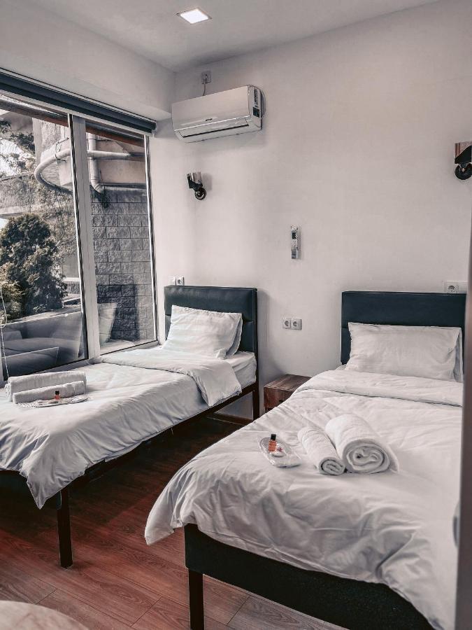 Apple Cozy Hotel Tbilisi Esterno foto