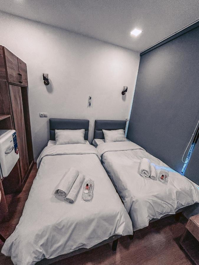 Apple Cozy Hotel Tbilisi Esterno foto