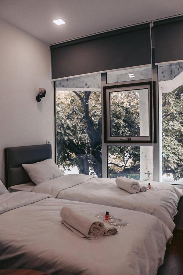 Apple Cozy Hotel Tbilisi Esterno foto